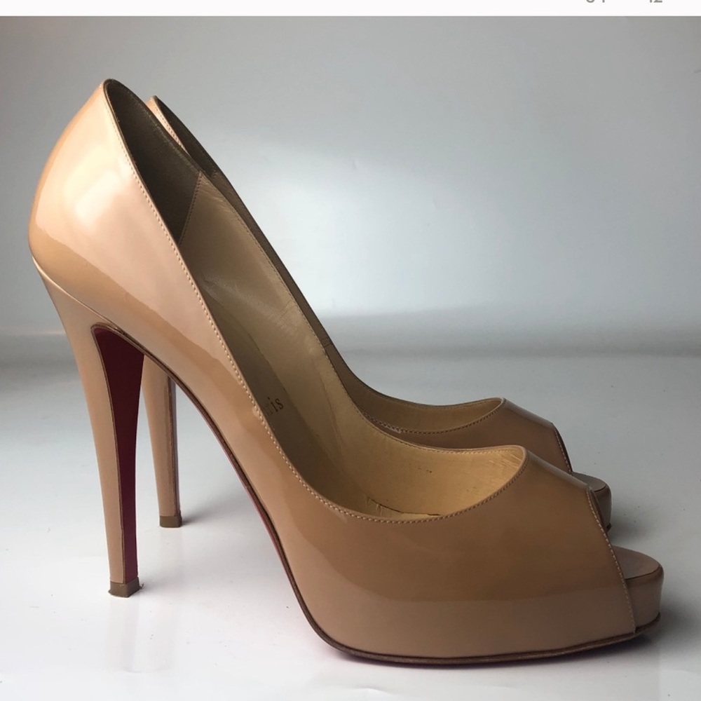 Christian Louboutin very prive nude pumps 39